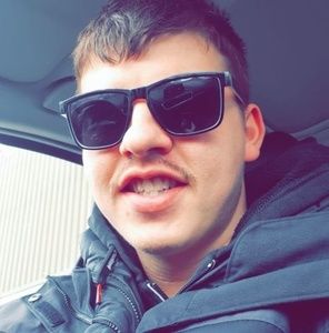 Meet your Posher, Chris